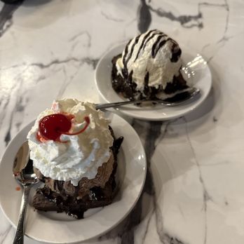 Sundae In Paris - Ice Cream & Frozen Yogurt Near Me - Paris, Texas