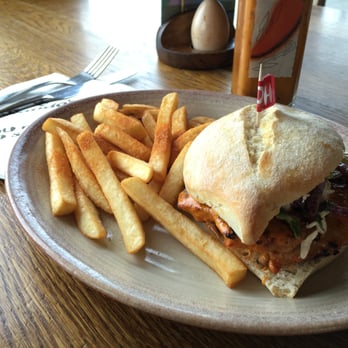Nando's - Churrasco Thigh Burger HOT - Fast Food Near Me - Manchester, XGM