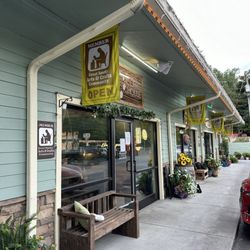 Bloom & Berry Coffee House - Outside of building