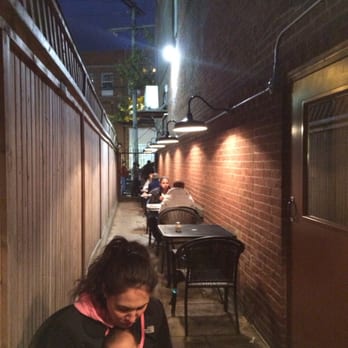 Modern Apizza - Outdoor seating - Pizza Near Me - New Haven, Connecticut