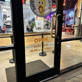 Dave's Hot Chicken - Chicken Shop Near Me - Chino Hills, California