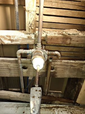 McKinley's Home improvements Logo