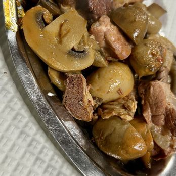 Zé Manel dos Ossos - 1/2 dose of Aporcolhados Mushrooms - with bits of goodness - Portuguese Near Me - Coimbra, 06 Zé Manel dos Ossos - 1/2 dose of Aporcolhados Mushrooms - with bits of goodness - Portuguese Near Me - Coimbra, 06