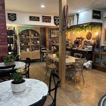 Ace Coffee Co - inside - Cafes Near Me - Cave City, Kentucky