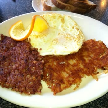 The Best Breakfast Cafe - Corned beef hash, crisped w/ 2 over medium eggs & crisp hash browns - American Near Me - Oxnard, California