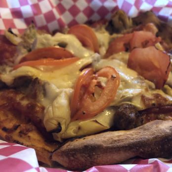 Red's Pizzeria - Pizza Near Me - Eureka Springs, Arkansas