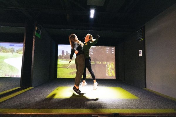 Five Iron Golf by null