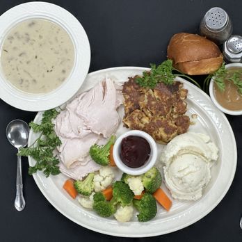 Golden Ox Diner - Fresh Roast Turkey dinner includes steam vegetables, bread, homemade soup or salad ,homemade stuffing, gravy & potato choice. - Diners Near Me - Lodi, California
