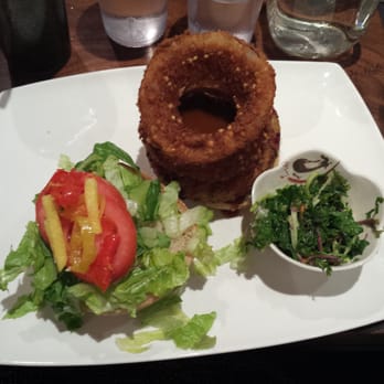 Fresh on Eglinton - Bbq burger and quinoa onion rings. Yumm! - Vegan Near Me - Toronto, Ontario Fresh on Eglinton - Bbq burger and quinoa onion rings. Yumm! - Vegan Near Me - Toronto, Ontario