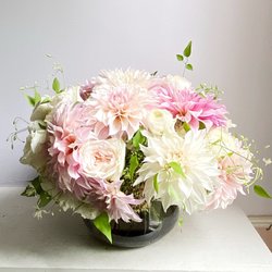 Atelier Ashley Flowers - Rounded with Cafe Au Last Dahlias