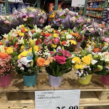Costco - Easter table fresh bloom arrangements $25.99 - Wholesale Stores Near Me - Harrisburg, Pennsylvania
