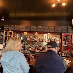 Governor's Tavern - Bar area with the beers on tap above