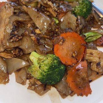 Thai Corner Cuisine - Pad See Ew - Thai Near Me - St. Charles, Illinois Thai Corner Cuisine - Pad See Ew - Thai Near Me - St. Charles, Illinois