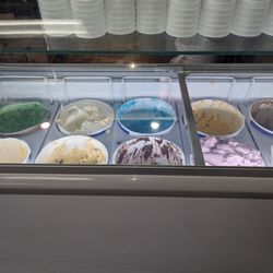 Golden Pizza And Wings - Ice cream flavors