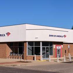 Bank of America Financial Center - Storefront