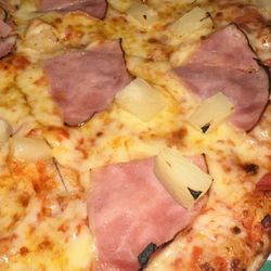 Gravity Pizza Cafe & Starbucks - Hawaiian
