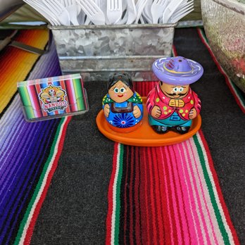 Nando's Tacos Y Mas - Utensils, napkins and plates are included in the taco package.  They think of everything so you don't have to! - Party Supplies Near Me