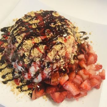 Vampire Penguin - Strawberry shortcake with chocolate syrup instead of white chocolate syrup - Desserts Near Me - Seminole, Florida Vampire Penguin - Strawberry shortcake with chocolate syrup instead of white chocolate syrup - Desserts Near Me - Seminole, Florida
