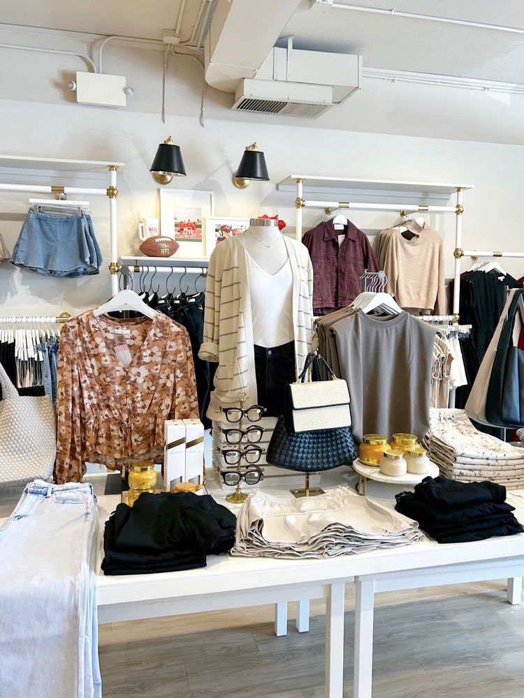 Four Sisters Boutique