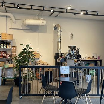 Magnifico Coffee Roasters - Coffee & Tea Near Me - Chicago, Illinois