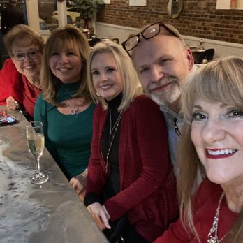 Henley on Grace - Champagne at the bar! - American Near Me - Richmond, Virginia