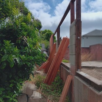 Top Tier Fencing - Fwood fence being rebuilt with 2x4s and 4x4 supports. - Fences & Gates Near Me Top Tier Fencing - Fwood fence being rebuilt with 2x4s and 4x4 supports. - Fences & Gates Near Me