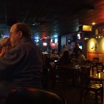 Tumbleweeds Sports Bar - Decent atmosphere - Sports Bars Near Me - Fort Worth, Texas