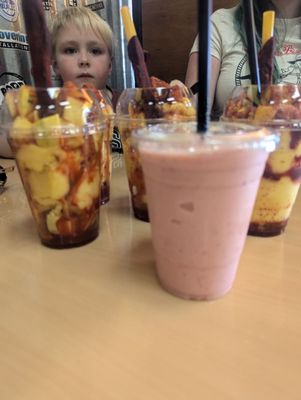 Banana Boy All Natural Juice Bar & Deli by null