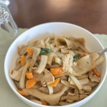 PingYang Thai - Drunken Noodle (Pad Kee Mao) - Thai Near Me - Hackensack, New Jersey