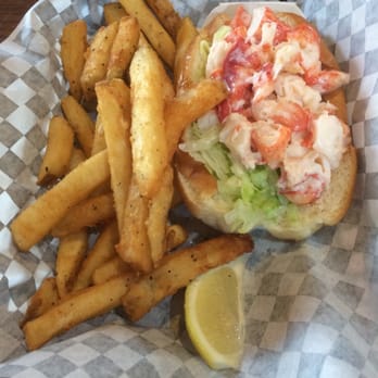 Lobster Cooker - lobster roll - Seafood Near Me - Freeport, Maine