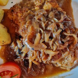 Restaurant Donnici im Schwyzerhüsli - Zwiebel-Schnitzel