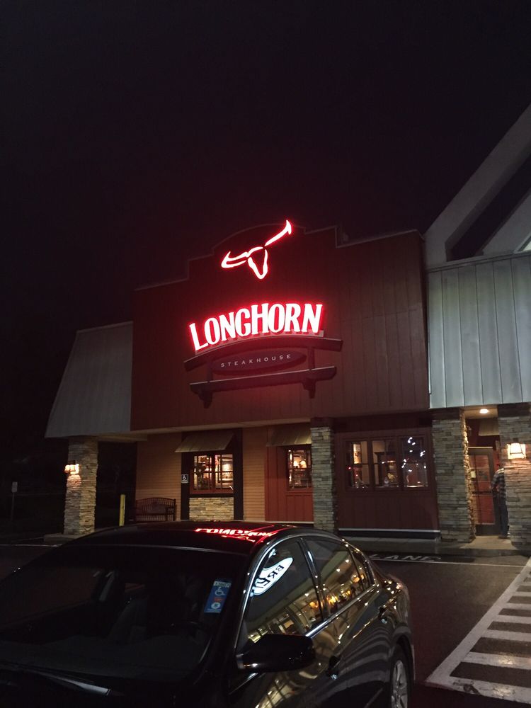 FASHION CROSSING Updated August 2024 1250 S Washington St, North