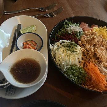 Pusadee's Garden - khao yum - 17 ingredient mixed salad, tamarind vinaigrette - Thai Near Me - Pittsburgh, Pennsylvania