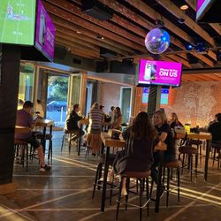 Hi Tops - Los Feliz - Bar area