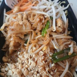 Chicken. PAD Thai