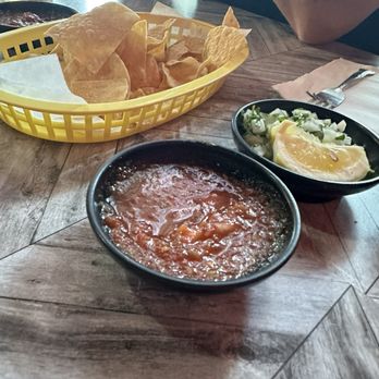 L&B Mexican Restaurant - Chips and salsa - Mexican Near Me - Bakersfield, California L&B Mexican Restaurant - Chips and salsa - Mexican Near Me - Bakersfield, California