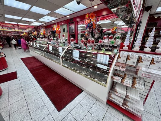 Sarris Candies by null