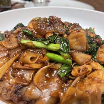 Le Thai - Pad See Ewe with Chicken - Thai Near Me - Las Vegas, Nevada