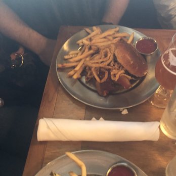 Eureka! - American Near Me - Fresno, California