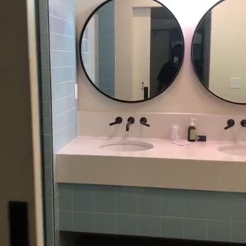 The Russell - Bathroom double sink - Hotels Near Me - Nashville, Tennessee