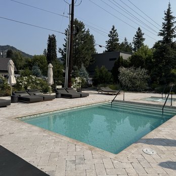 Enzian Inn - Adults only pool and hot tub - Hotels Near Me - Leavenworth, Washington