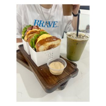 Semicolon Cafe - Coffee & Tea Near Me - New York, New York