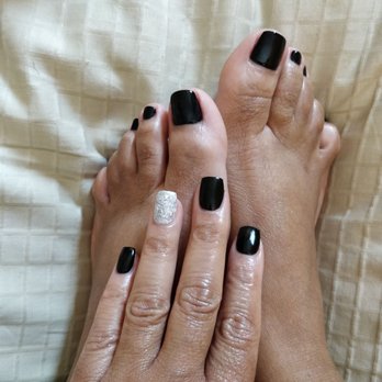 Le's Nails & Spa - Gel pedi.  SNS Mani. - Nail Salons Near Me - Duluth, Georgia