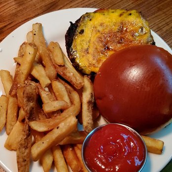 Old Chicago Pizza + Taproom - Kids cheeseburger and fries. - Pizza Near Me - Missoula, Montana Old Chicago Pizza + Taproom - Kids cheeseburger and fries. - Pizza Near Me - Missoula, Montana