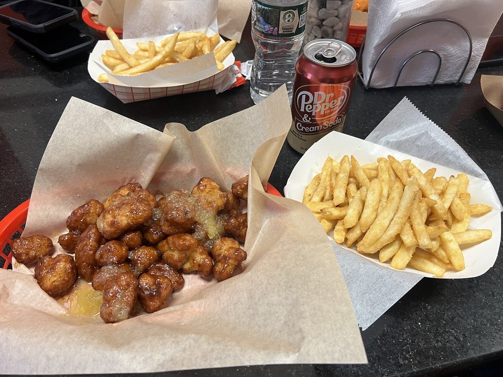 Food from Wingz And A Prayer