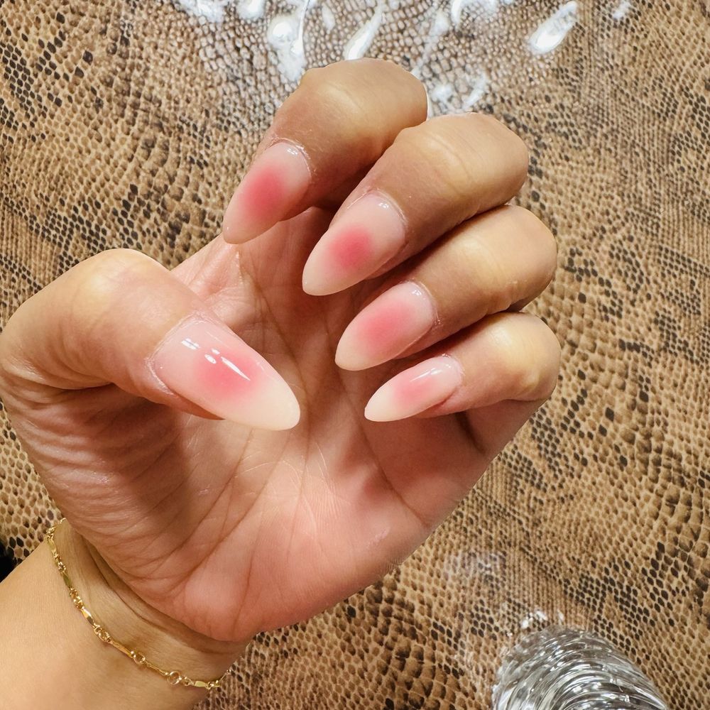 Maxiam Nail Bar - Nude dip with blush design - Nail Salons Near Me - Euless, Texas Maxiam Nail Bar - Nude dip with blush design - Nail Salons Near Me - Euless, Texas