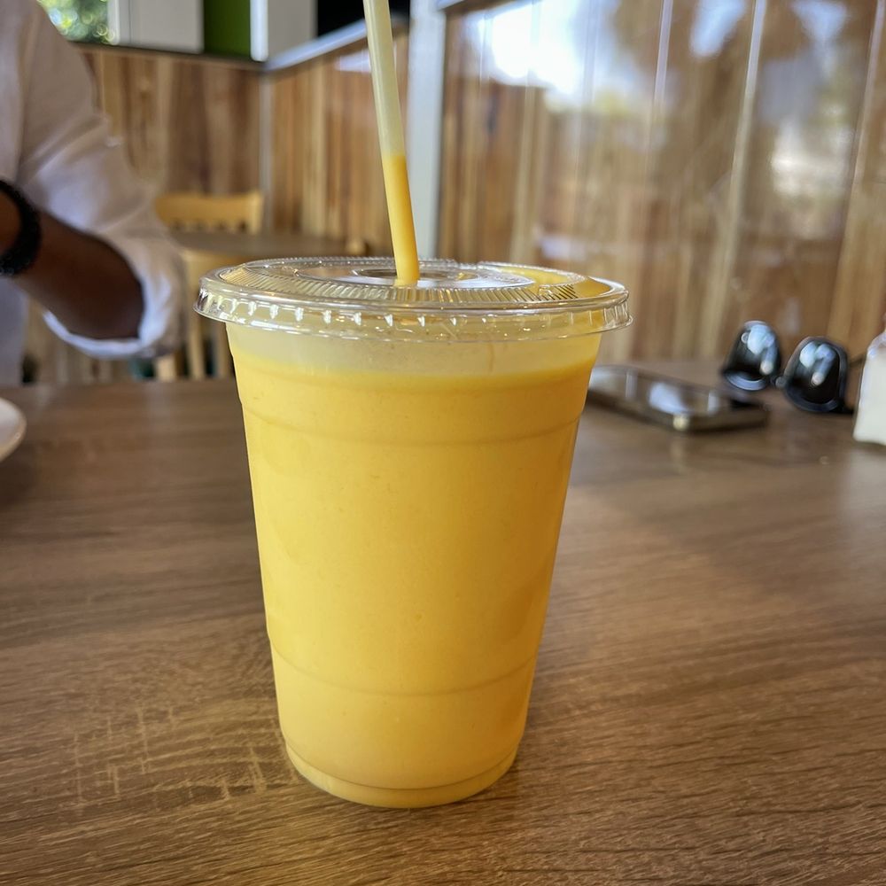 Mango lassi