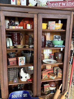 Retherford's Antiquities & Auction Services by null