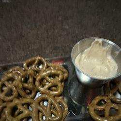 The Living Room Venice - Free pretzels