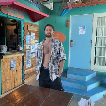 ITH Beach Bungalow Surf Hostel - No stiff attitude here; good vibe meet you at the door - Hostels Near Me - San Diego, California ITH Beach Bungalow Surf Hostel - No stiff attitude here; good vibe meet you at the door - Hostels Near Me - San Diego, California